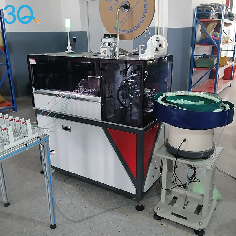 Máquina automática de inserción de carcasa de plástico de un solo extremo